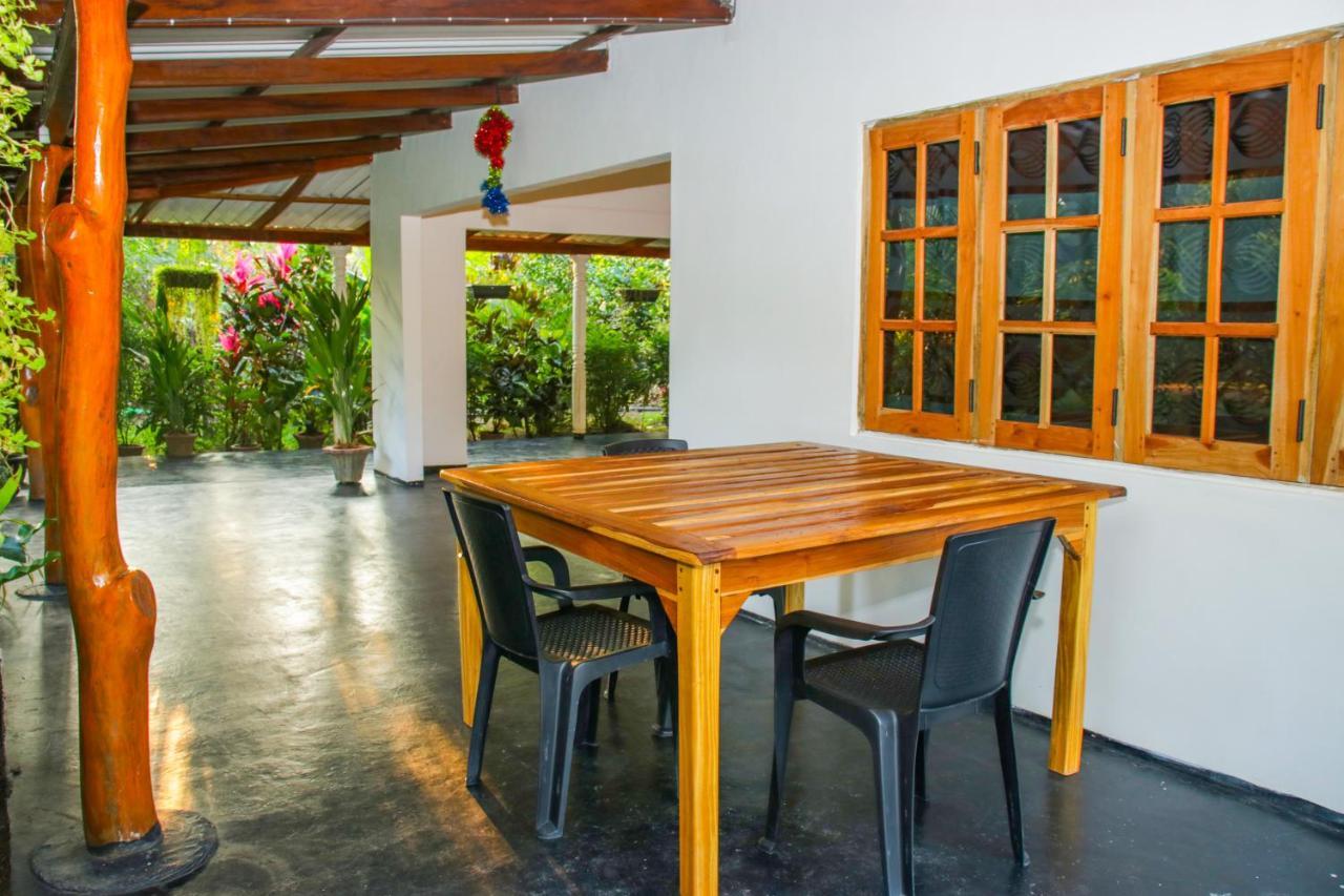 סיגירייה Sigiri Sandilu Homestay מראה חיצוני תמונה