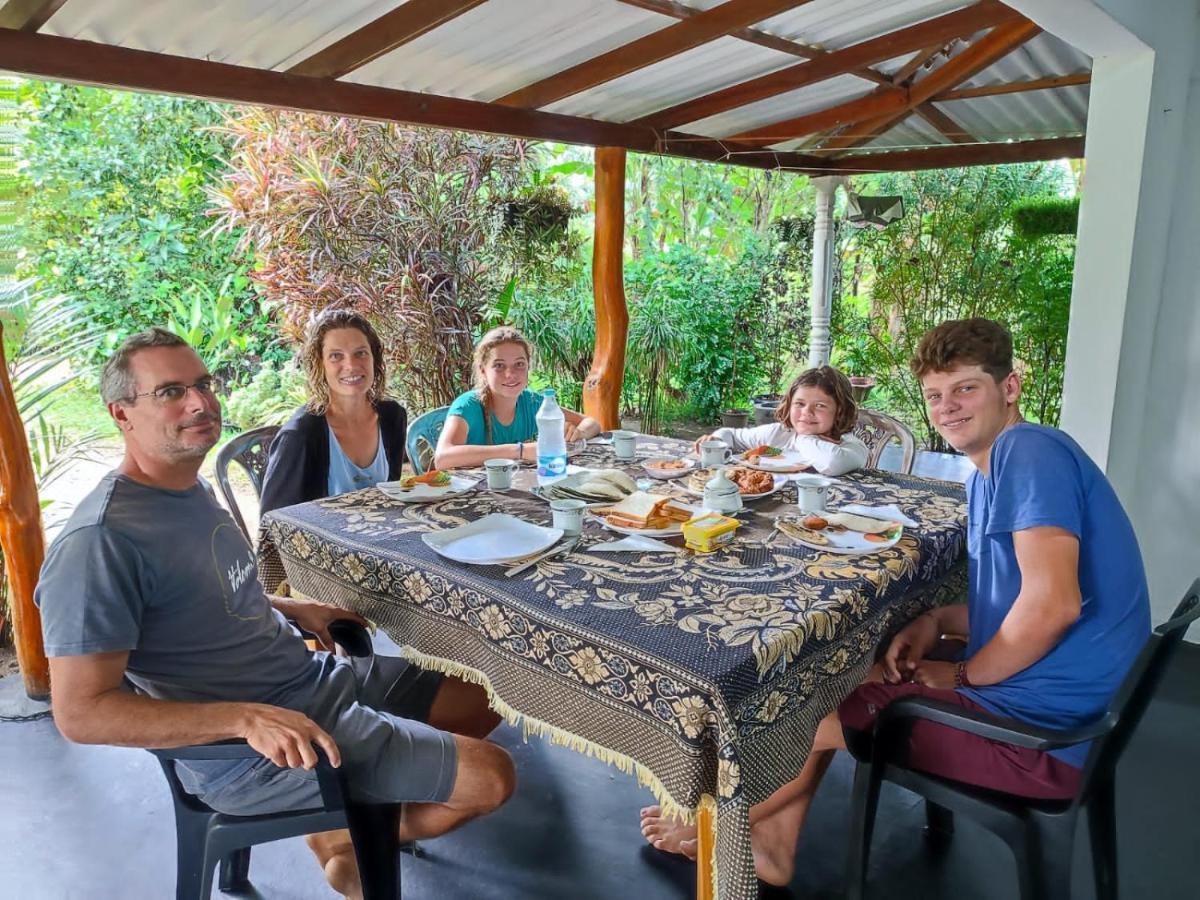 סיגירייה Sigiri Sandilu Homestay מראה חיצוני תמונה