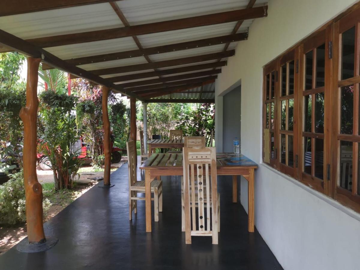 סיגירייה Sigiri Sandilu Homestay מראה חיצוני תמונה